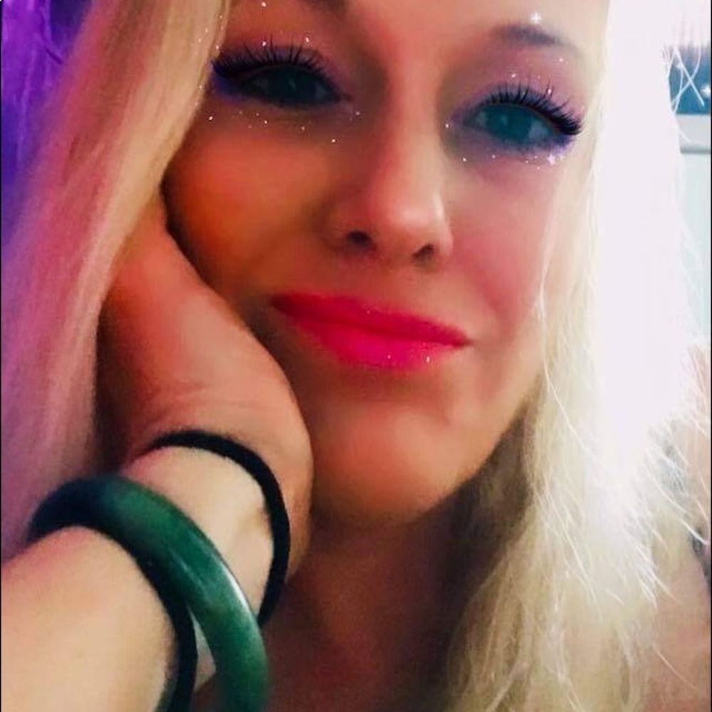 Meet your Posher, Iliana